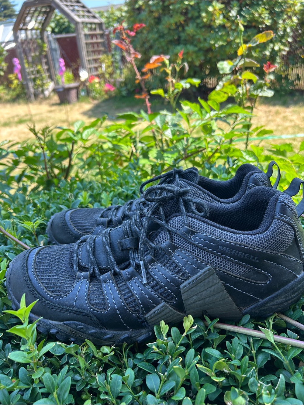 Merrell Chameleon 8 Tactical Men’s Black Gray  Waterproof work Shoes Size 11